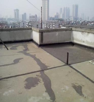 连云港市漏水维修 楼顶漏水是什么原因，楼顶漏水维修方法是什么?